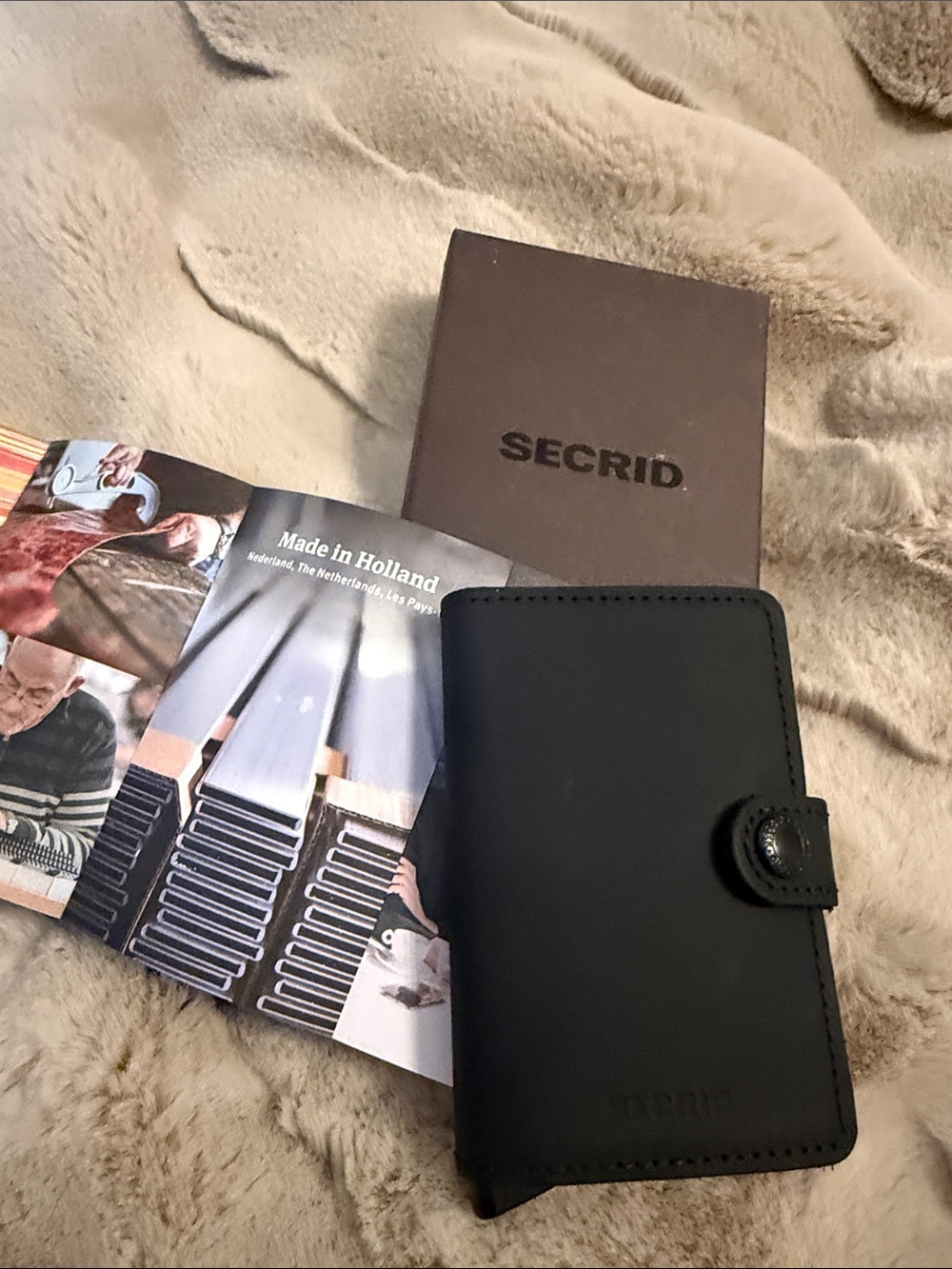 Secrid Black Leather Cardholder Wallet - Picture 1 of 7